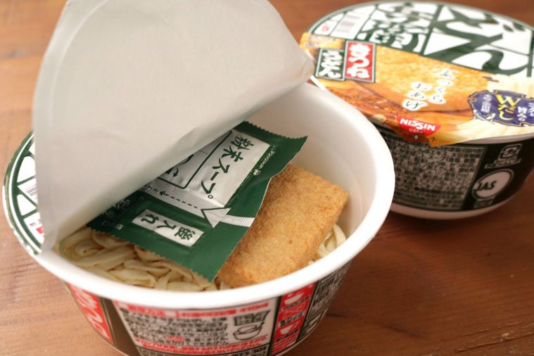 どん兵衛のパッケージの中身