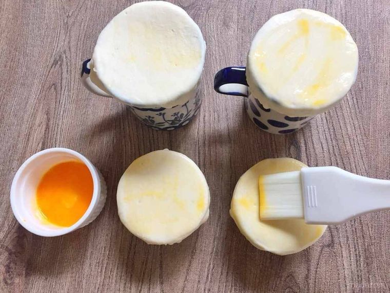 卵黄を塗る写真