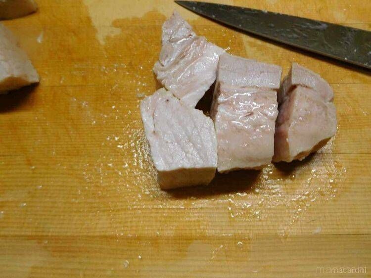 角切りにした豚肉