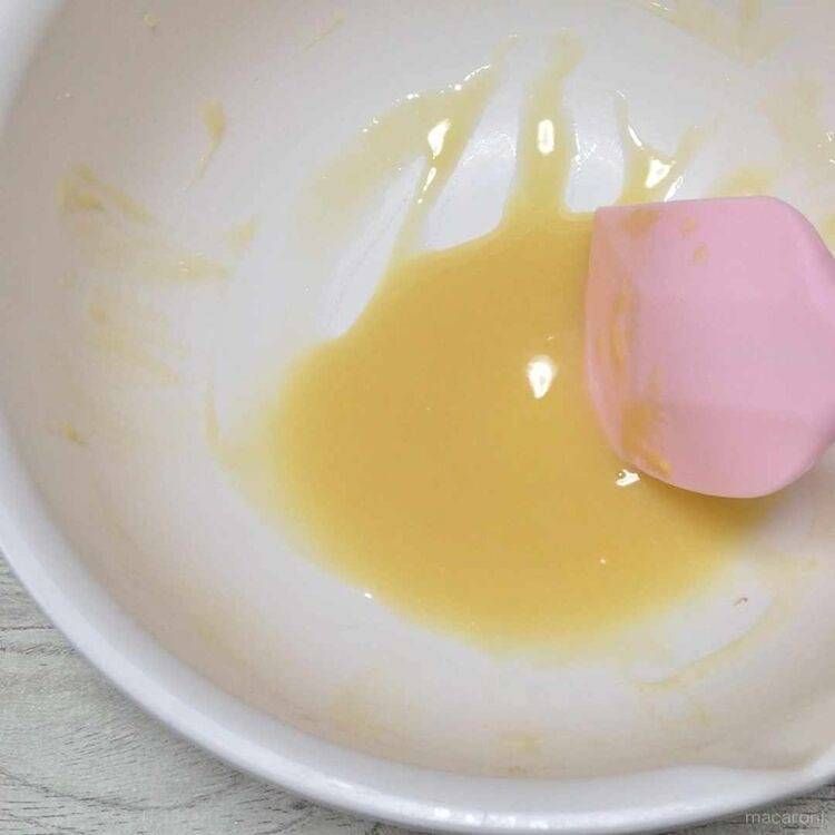 酢味噌の材料をあえている様子