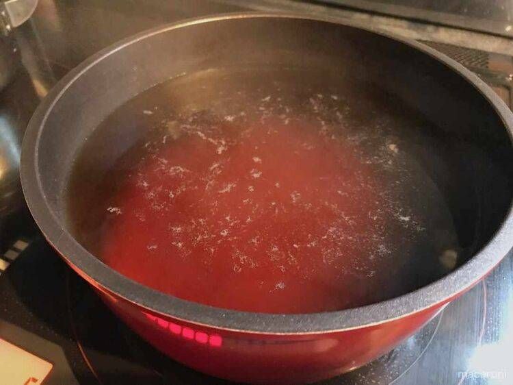 ティーパックを取り出した様子