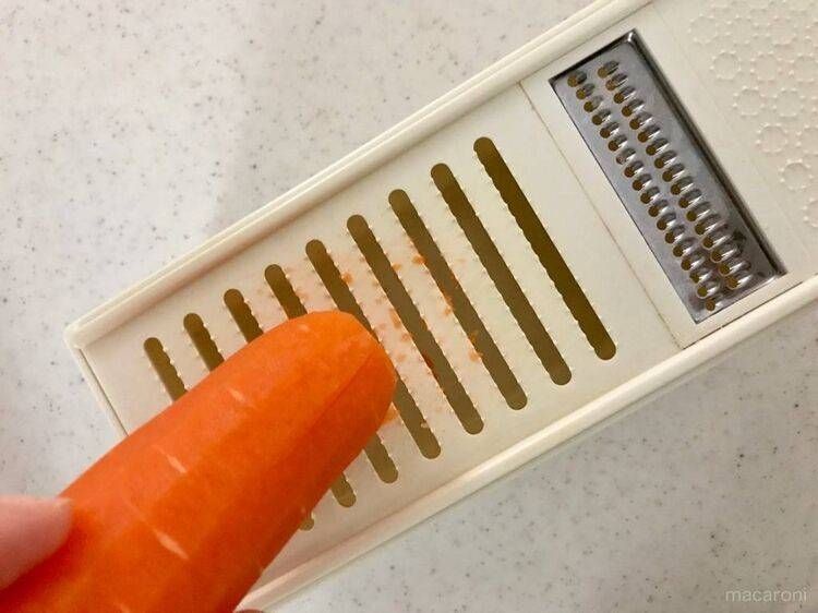 人参をすっている様子