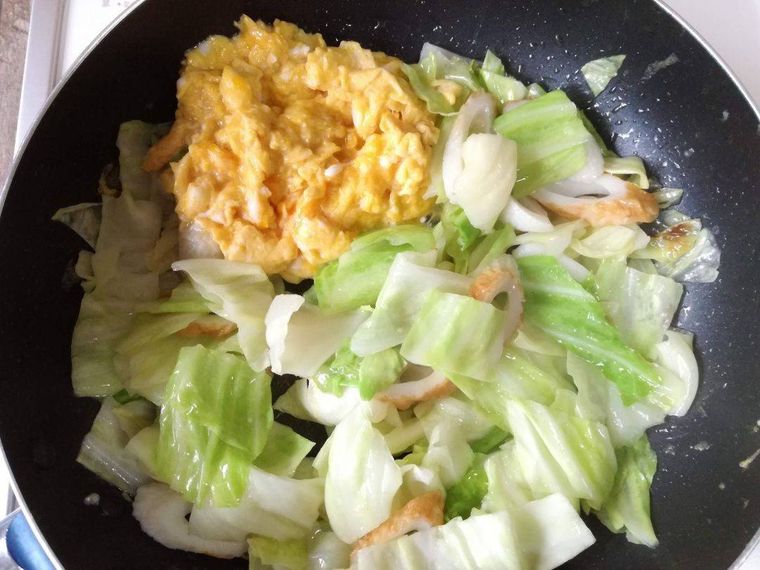 卵を加えてさらにいためる