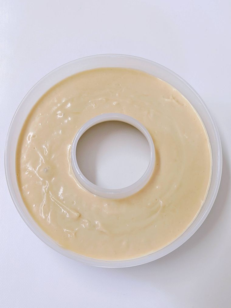 型に流し入れた生地