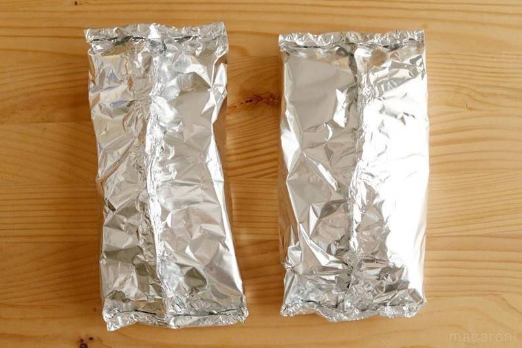 具材をアルミホイルで包んだ様子