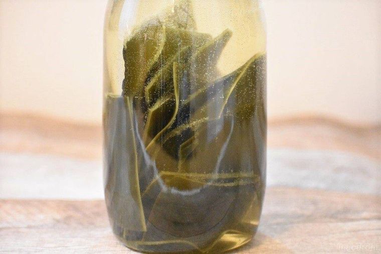 漬けて3時間ほどたった、保存瓶入りのだし