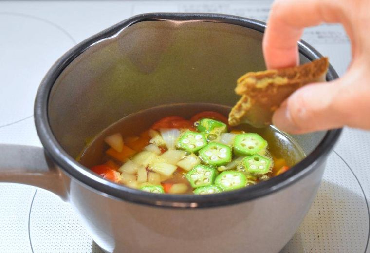 カレールーを加えた鍋