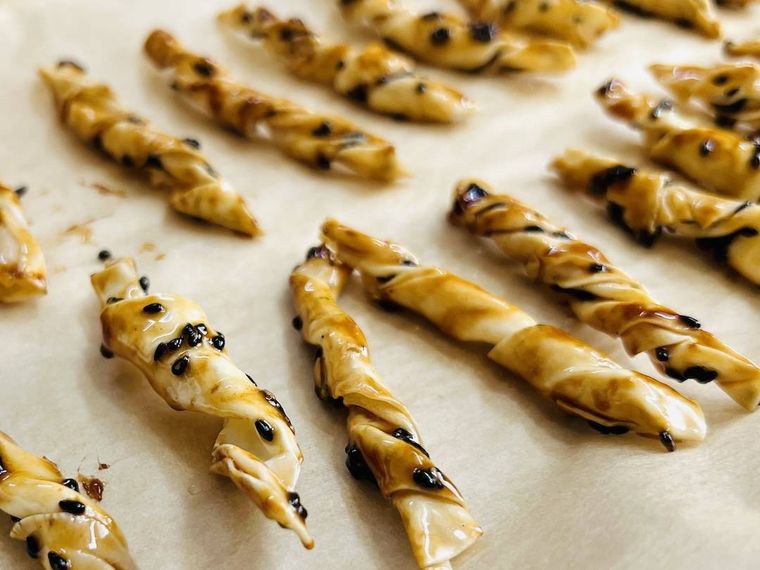 餃子の皮で作ったかりんとう風のお菓子