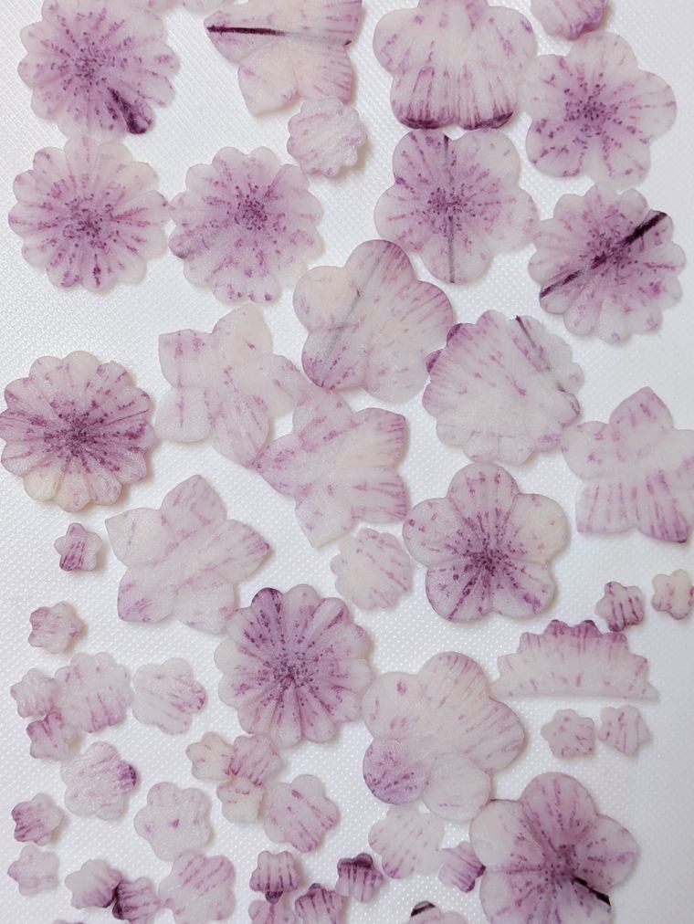 飾り切りした紫大根