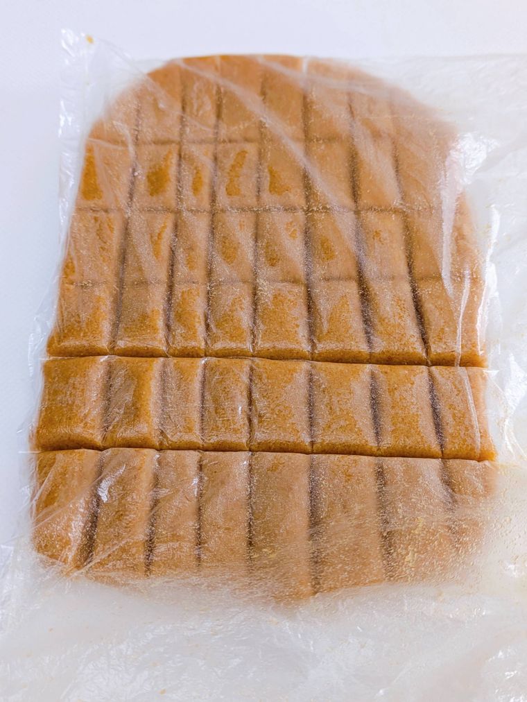 ポリ袋上から4550等分にした生地