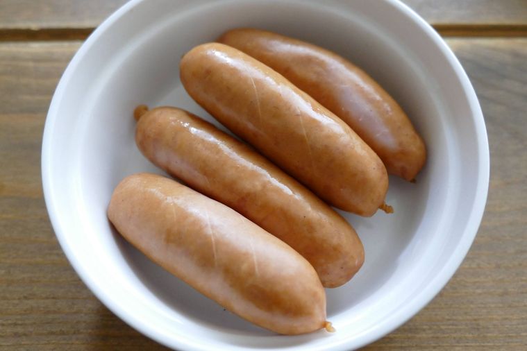切れ目を入れたウインナーソーセージ