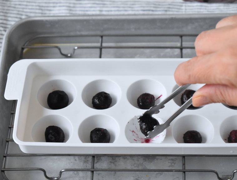 ブルーベリー入れた製氷皿
