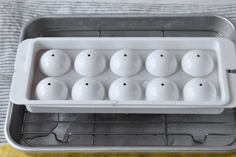 蓋をした製氷皿