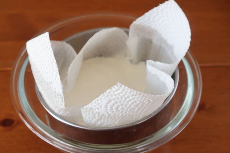 ヨーグルトを水切りする