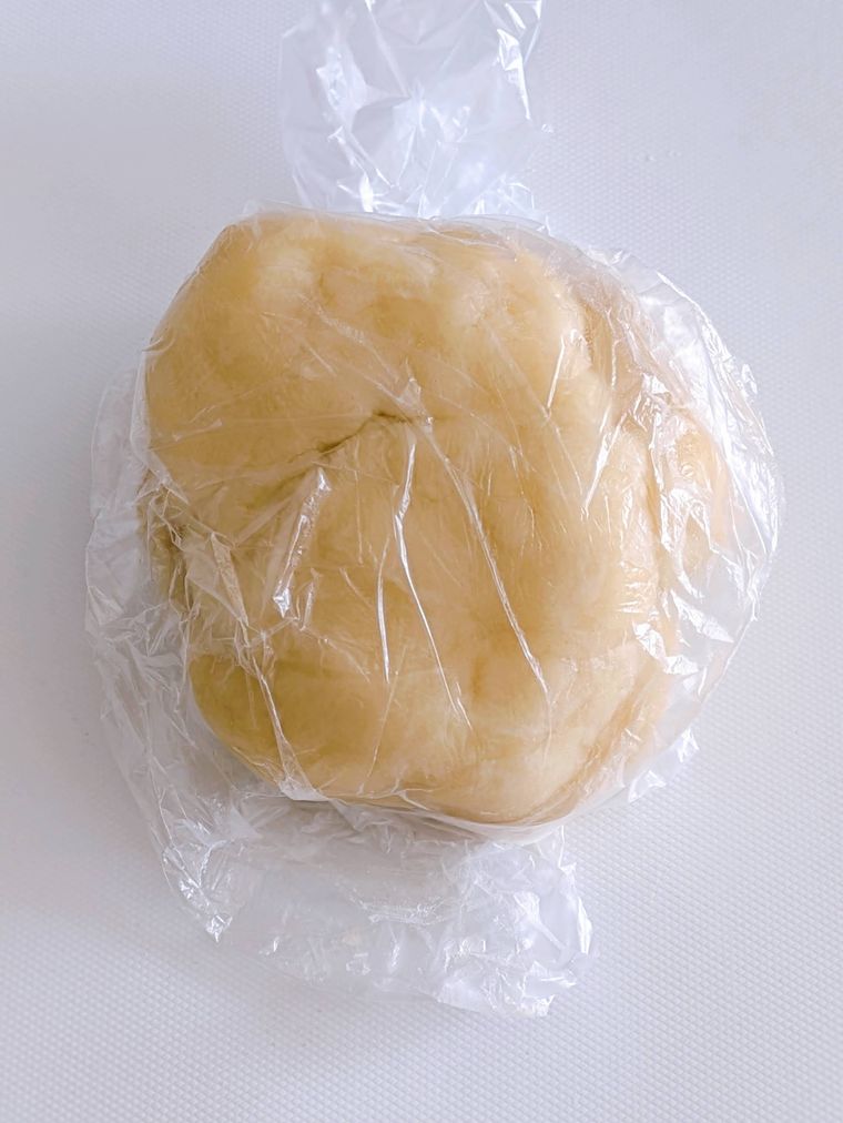 ポリ袋の中で混ぜ合わせたピスタチオ以外の材料