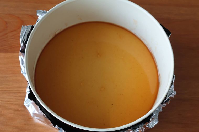 型に煮汁が入っている