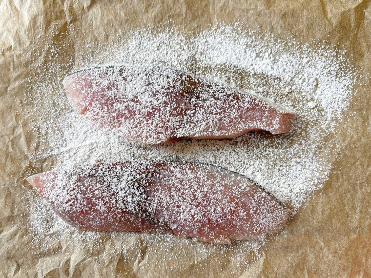 小麦粉をふったぶり