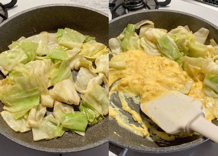 マヨネーズでキャベツと卵を炒める様子