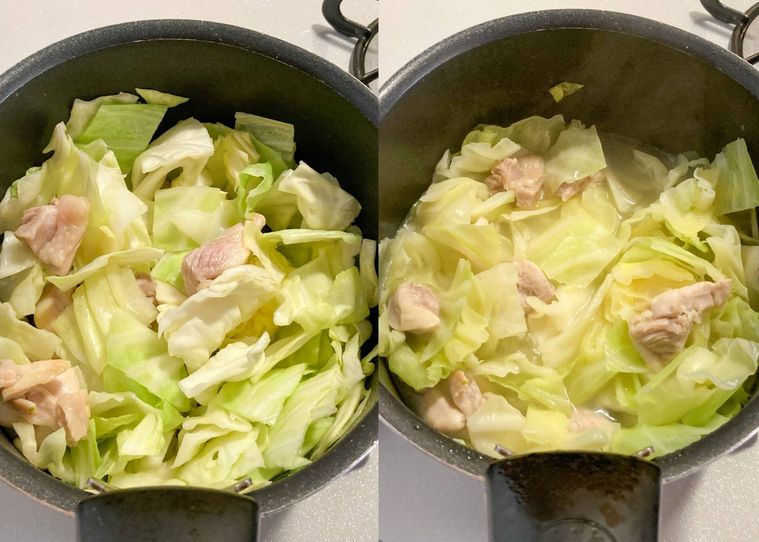 鶏もも肉とキャベツを炒めて煮る様子