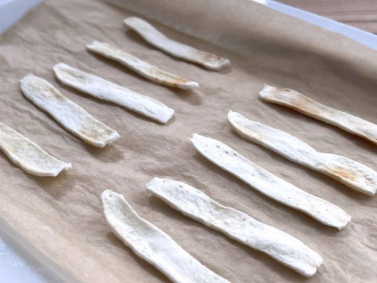 スライスしたはんぺんを電子レンジで加熱した様子