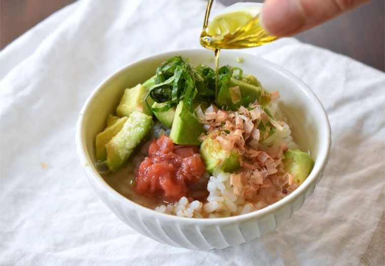 オリーブオイルをかけたお茶漬け