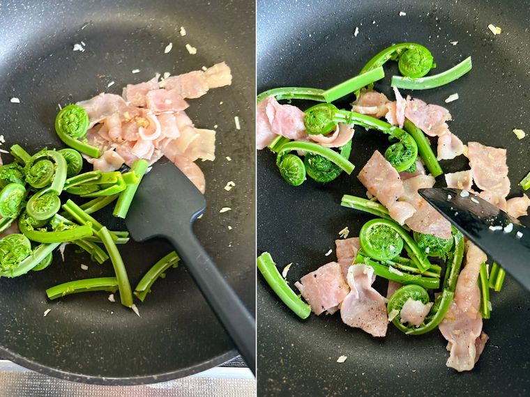 フライパンでこごみとベーコンを炒める様子