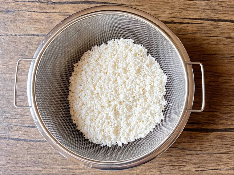 ザルにあげた米