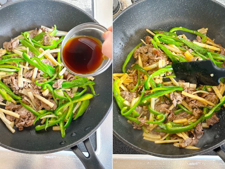 牛肉、ピーマン、たけのこの炒め物に合わせ調味料を加えて混ぜる様子
