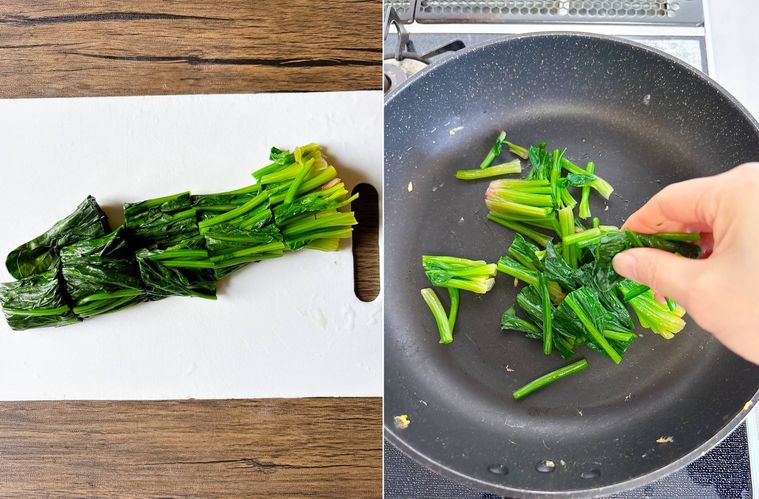 ほうれん草を切ってフライパンで炒める様子