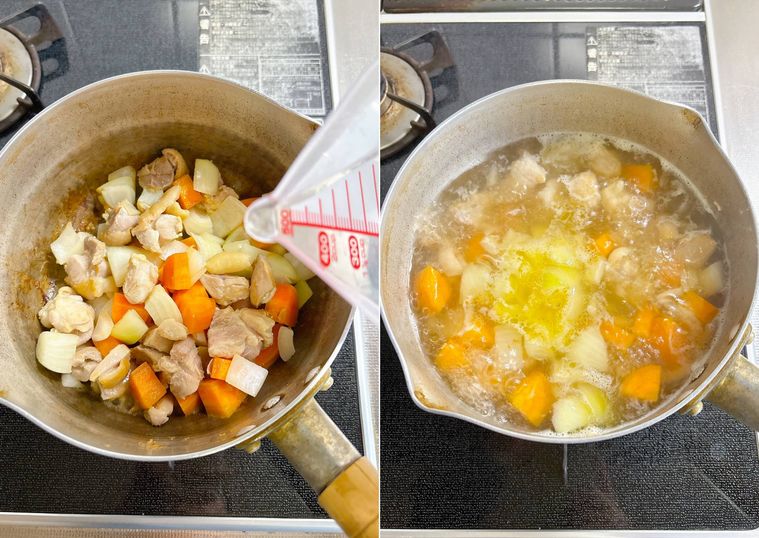 具材をコンソメ、水で煮る様子