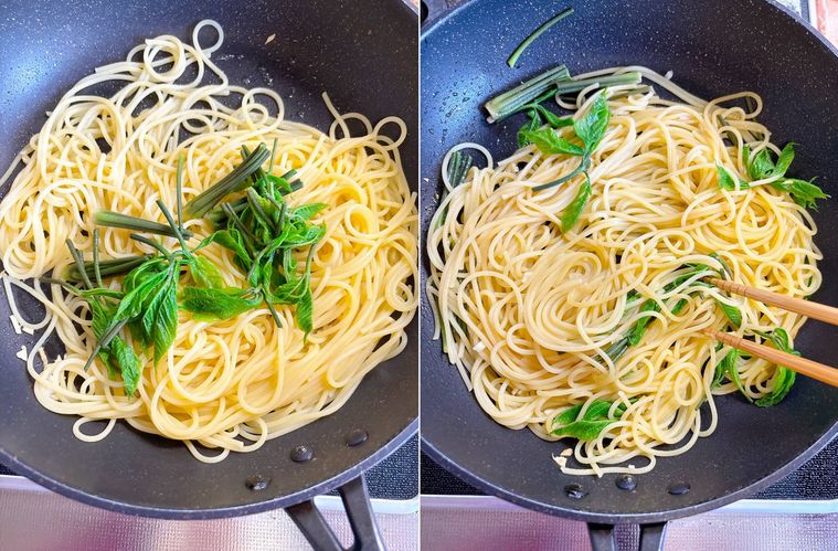 コシアブラとスパゲッティを炒める様子