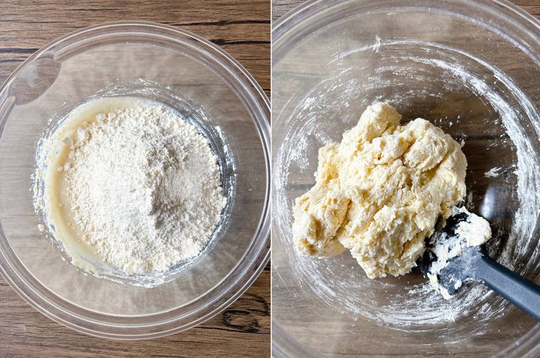 ホットケーキミックスを加えて混ぜる様子