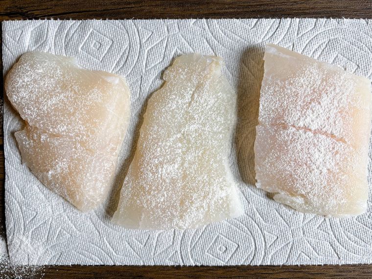小麦粉をふったパンガシウス
