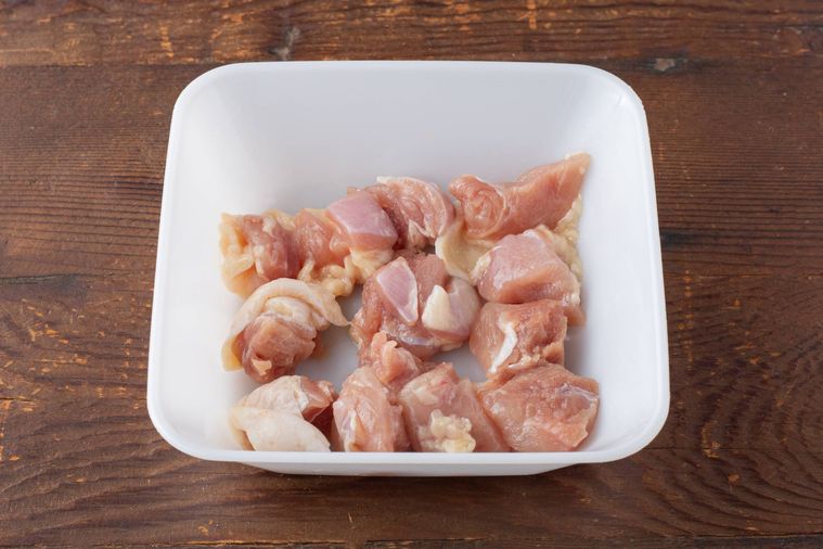 ひと口大に切った鶏肉