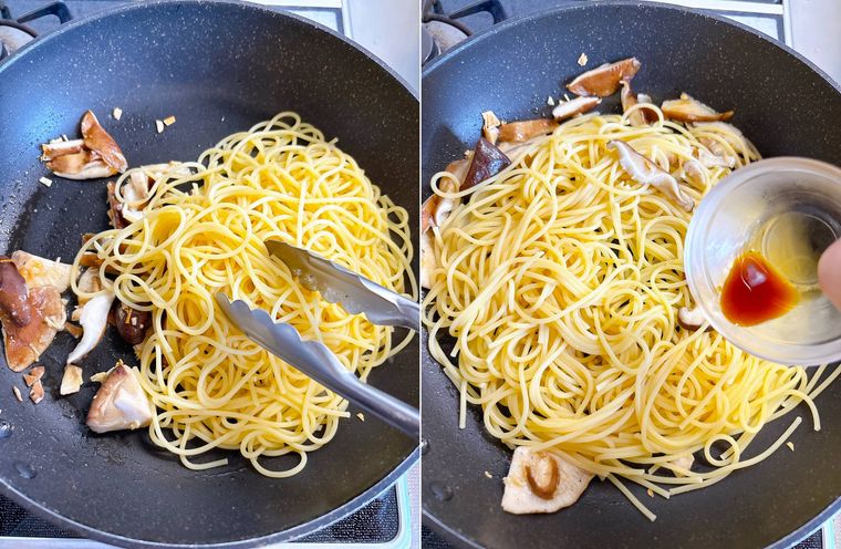 フライパンでスパゲティを炒める様子