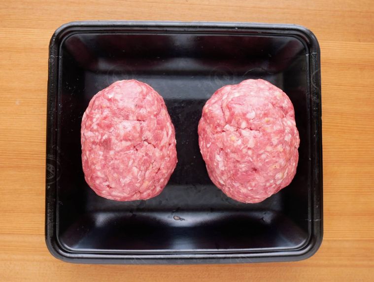 俵型に成形したハンバーグのたね