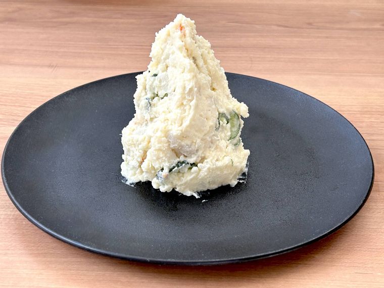 ポテトサラダが山のように盛られているところ